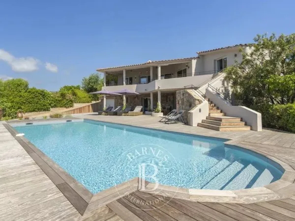 Villa 250 m²