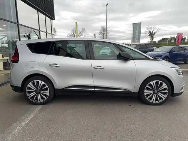 Renault Scenic grand  tce 140 fap edc - 21 — photo 30