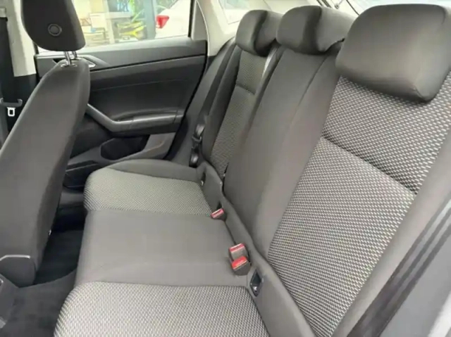 Volkswagen Polo 1.0 mpi 80ch — photo 8
