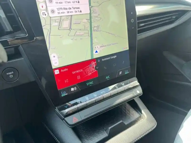 Renault Megane e-tech ev60 130ch super charge — photo 7