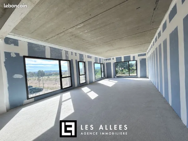 Bureau 100 m²