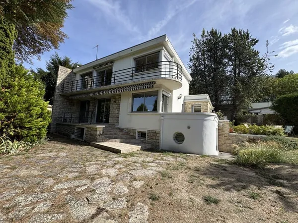 A VENDRE - Belle maison à Le Pecq avec grand terrain arboré