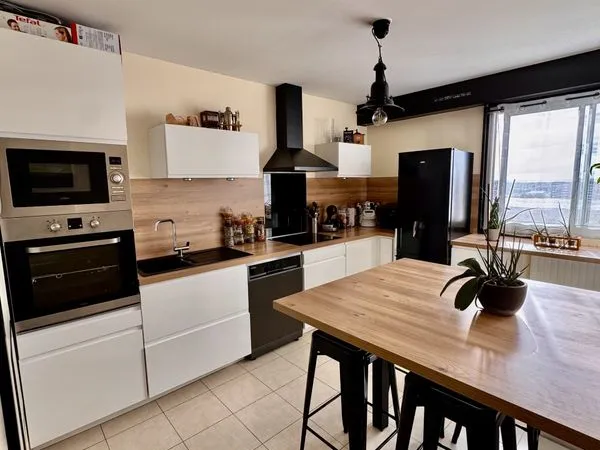 T2 meublé 65 m² - Vue panoramique - Parking - Entièrement rénové