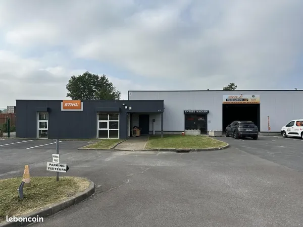 Local 10 pièces 300 m²