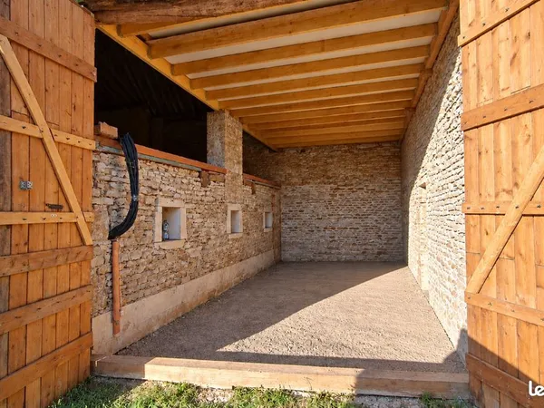 Grange usage habitation stockage garage jardin