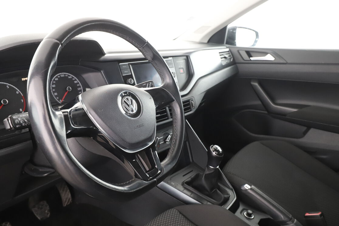 Volkswagen Polo 1.0 Trendline — photo 10