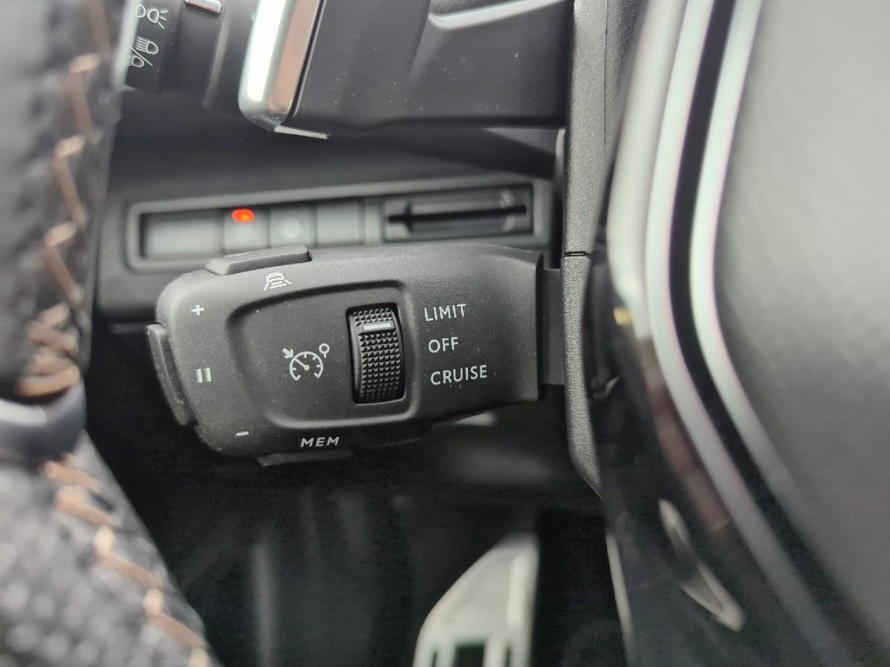 Peugeot 3008 puretech 130ch s&s eat8 gt — photo 21