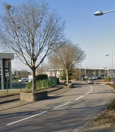 Entrepôt 230 m²