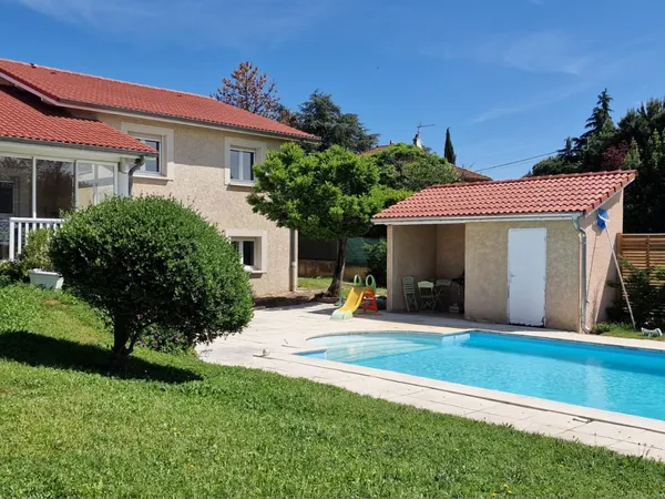 Vends Maison 180m² avec piscine et jardin 1300m² à Grezieu - 5 chambres- au calme - Grézieu-la-Varen