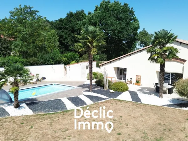 Maison 8 pièces 217 m²