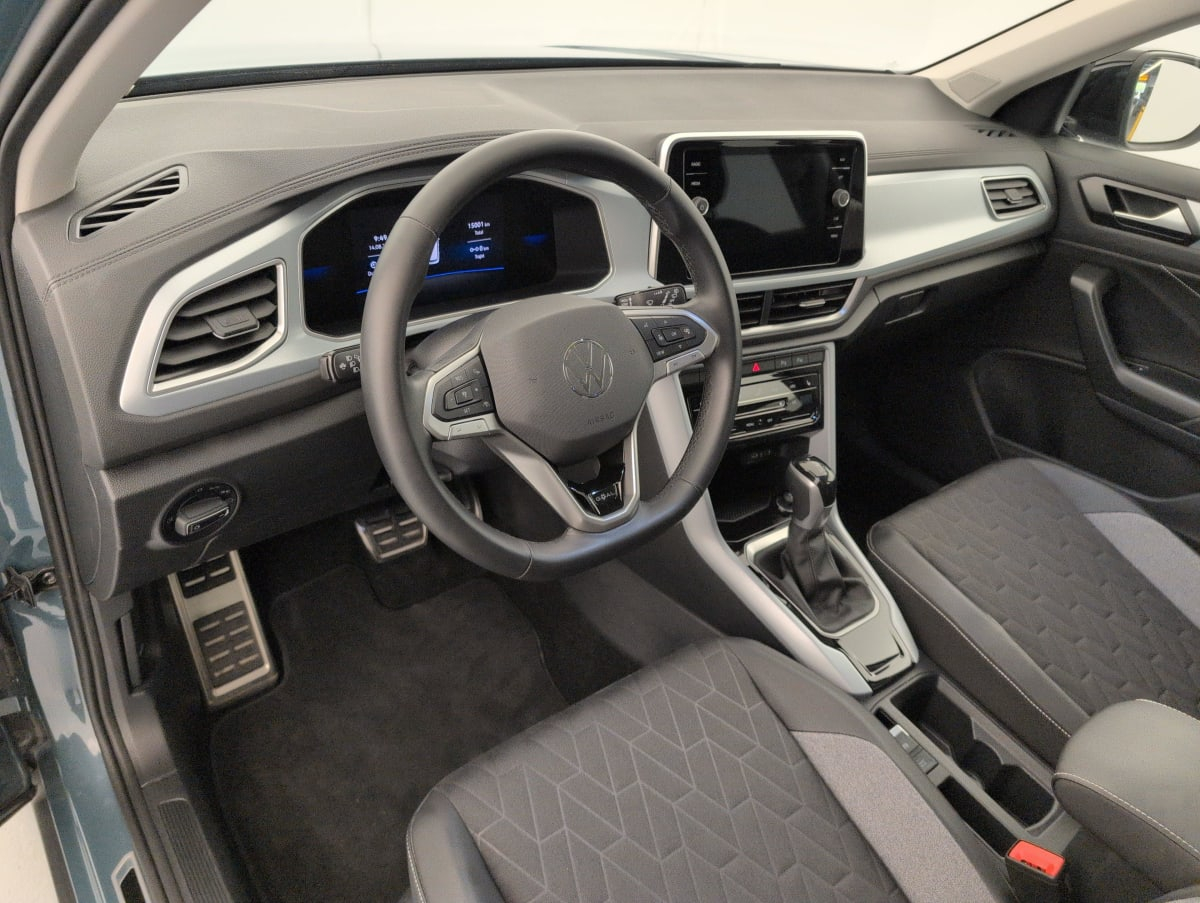 Volkswagen T-Roc — photo 15