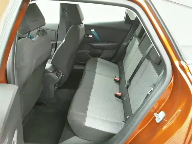 Citroën C4 e- 136 ch automatique — photo 12