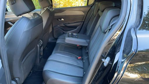 Peugeot 308 1.5 BlueHDi 130 EAT8 - Allure Pack – 2023 – 54298 km – Diesel – Boîte Automatique — photo 26