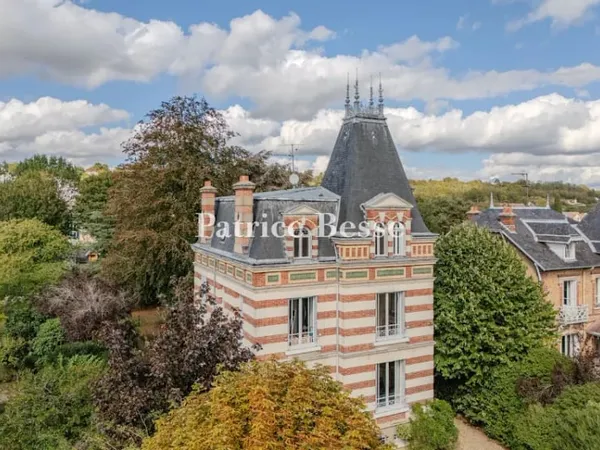 Maison 9 pièces 230 m²