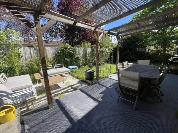 Maison T4 à étage avec garage dans une impasse