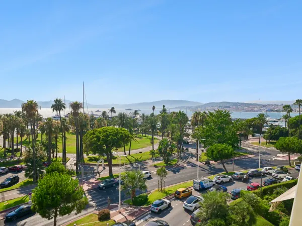 La Croisette, Cannes - Appartement d'exception rénové avec vue mer panoramique