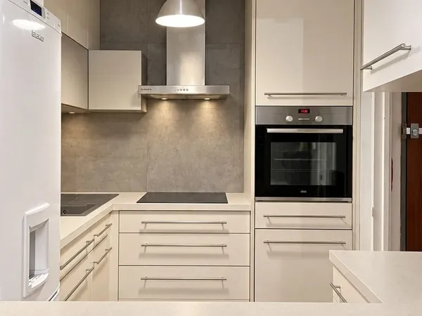 2 P 45, 57 m2 avec parking et cave - STRASBOURG