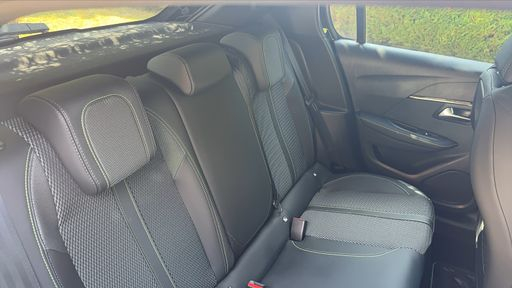 Peugeot 208 1.2 Hybrid 136 e-DSC6 - GT – 2025 – 2859 km – Hybride essence – Boîte Automatique — photo 27