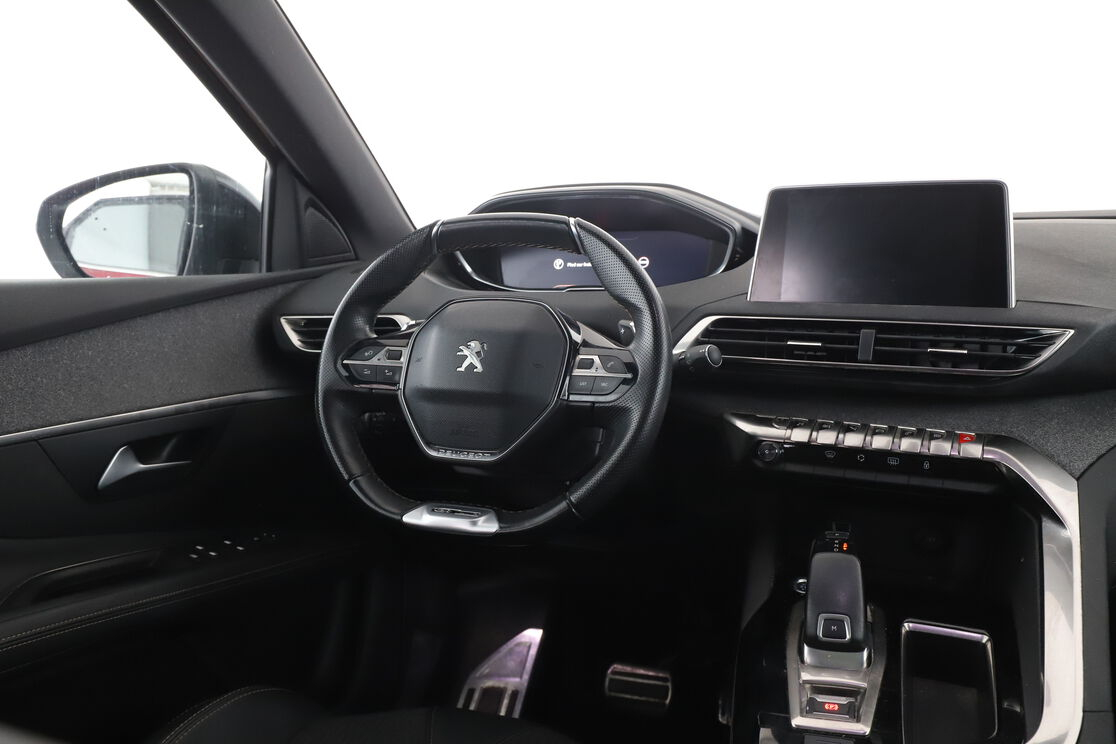 Peugeot 3008 1.6 PureTech GT Line EAT8 — photo 12