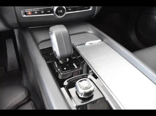 Volvo Xc60 t8 awd recharge 310 + 145ch ultimate style chrome geartronic — photo 11