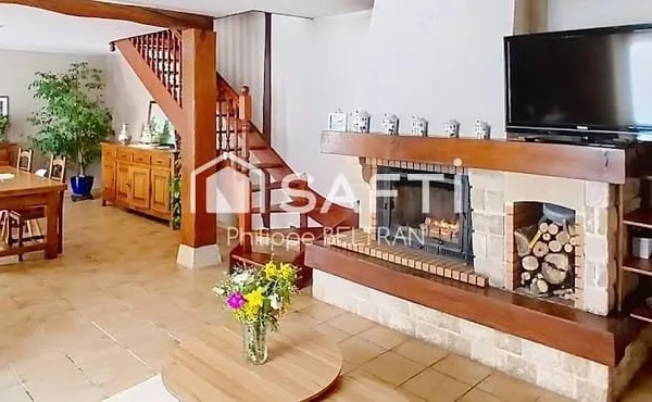 Maison 7 pièces 215 m²
