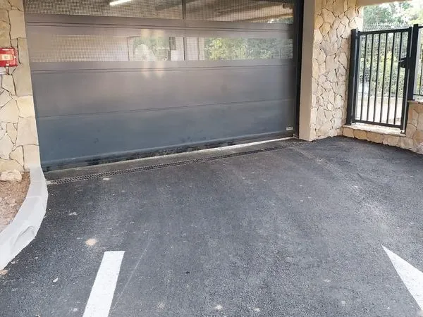 Loue parking