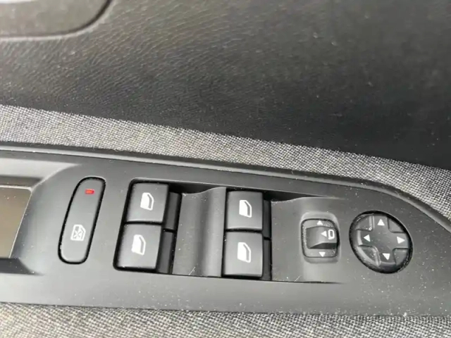 Peugeot 3008 bluehdi 130ch s&amp;s bvm6 — photo 19
