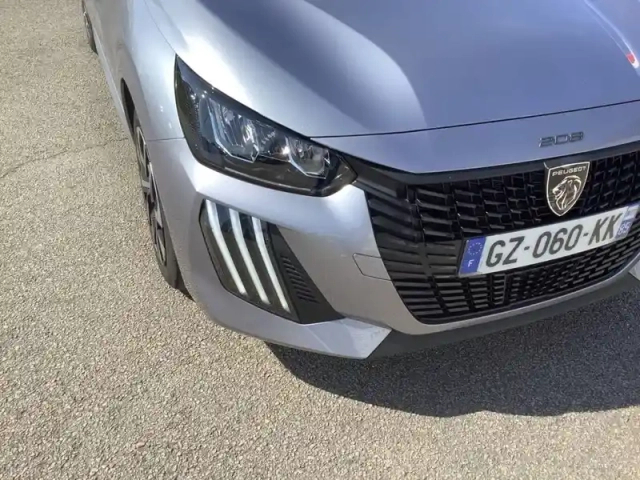 Peugeot 208 puretech 75 s&amp;s bvm5 — photo 16