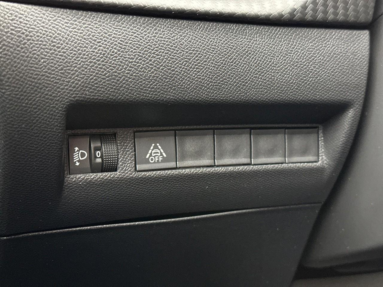 Peugeot 208 puretech 100 s&s bvm6 allure — photo 16