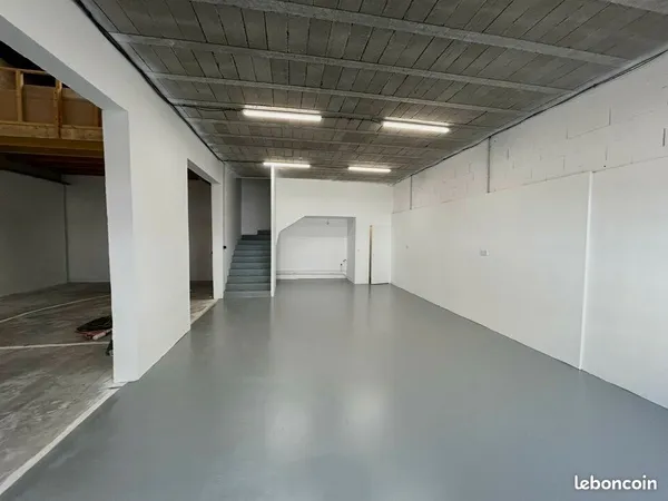 LOCAL D'ACTIVITE 189 m² ROISSY-EN-BRIE