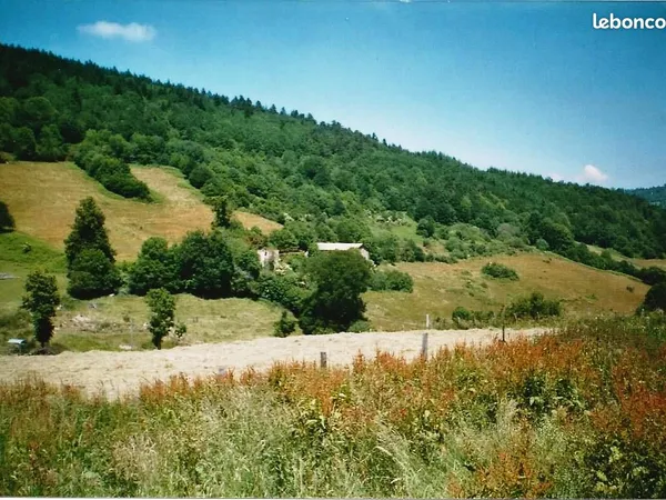 Ancienne ferme dans les monts du Lyonnais