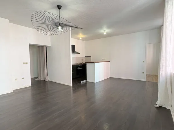 APPARTEMENT T4 DE 77.97 M2 - 3 CH - CAVE - BELLEVUE / CENTRE DEUX