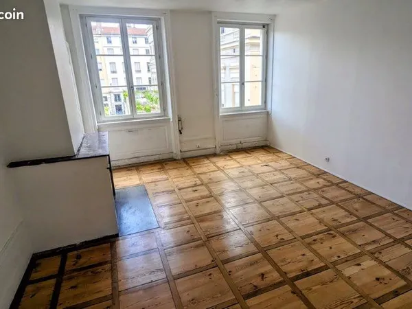 Locaux prof rénovés 132m2 Hyper centre