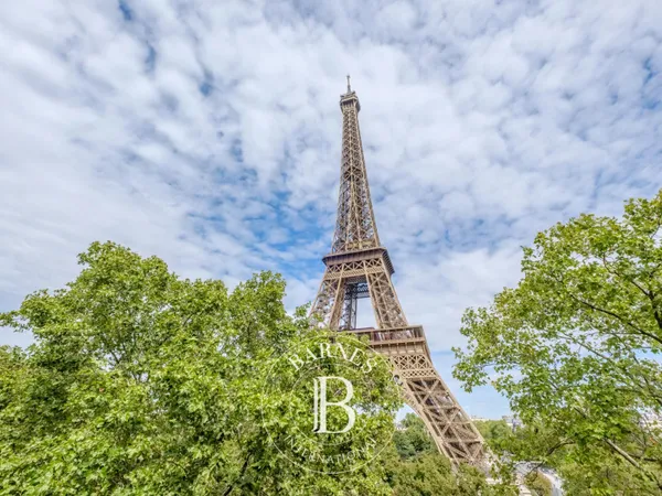 Paris 7 - Exclusivité - Champ de Mars - Balcon - Vue tour Eiffel