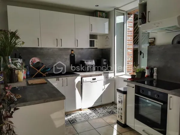 Rare sur le secteur ! Maison de pays avec dépendances et extérieur plein de charme