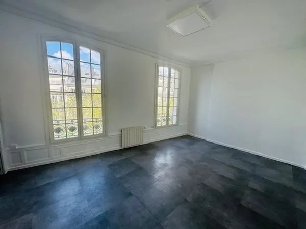 Bureaux 3 pièces 83 m²