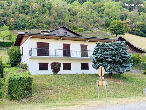 Maison individuelle 93 m2 proche Lac Annecy