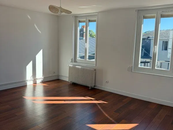 Darnétal - T3 de 78 m² sur deux niveaux, traversant, 2 chambres - Disponible immédiatement