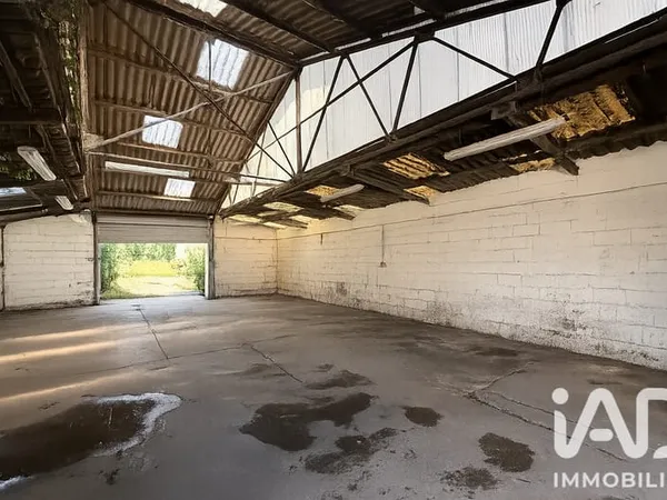 Local commercial 2 pièces 321 m²