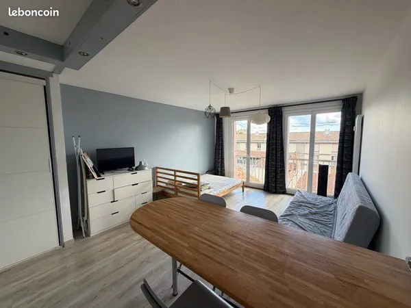 Avignon : Studio 31 m² avec terrasse - Intra-muros