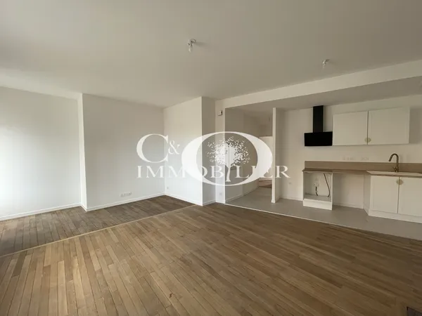 Appartement T2 avec cour et place de parking