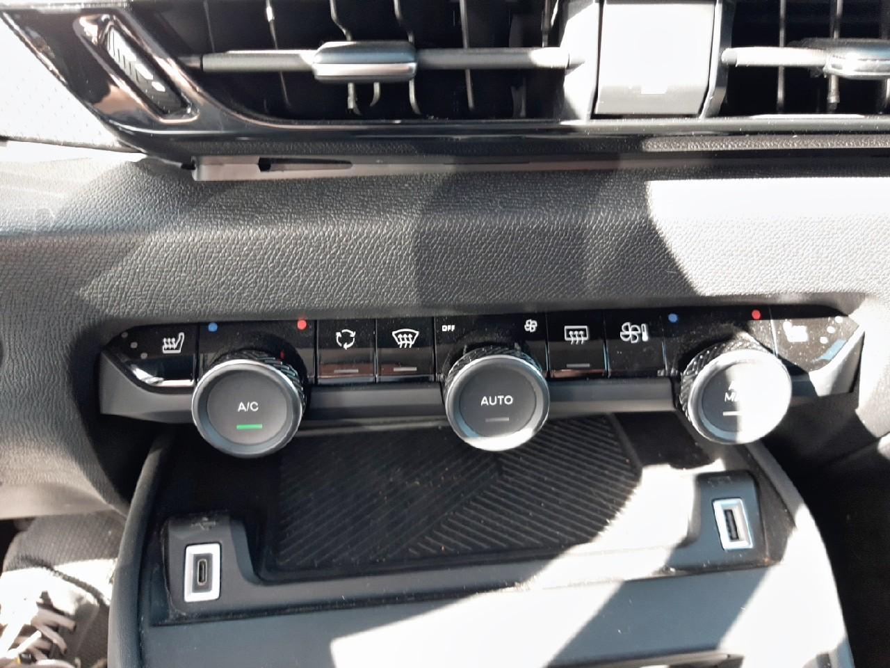 Citroën C4 puretech 130 s&s eat8 shine pack — photo 13