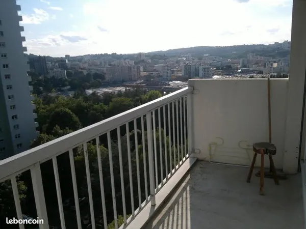 Studio 33 m² - Portail Rouge - Balcon avec vue - Proche Université