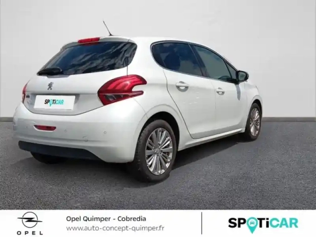 Peugeot 208 1.2 puretech 110ch e6.c allure s&amp;s — photo 3