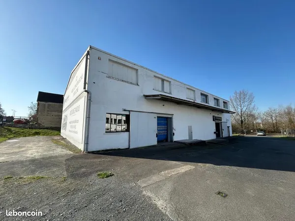 Local industriel 1180 m² - Saint-Yorre - Atelier, bureaux, stockage