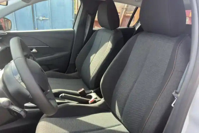 Peugeot 208 hybrid 110 ch e-dcs6 — photo 10