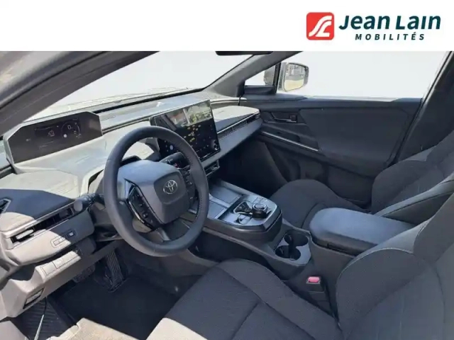 Toyota C-Hr + — photo 11