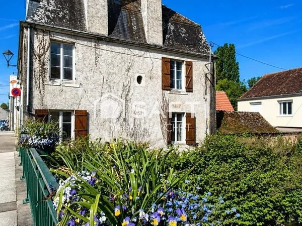 Maison de ville avec fort potentiel - Buzançais