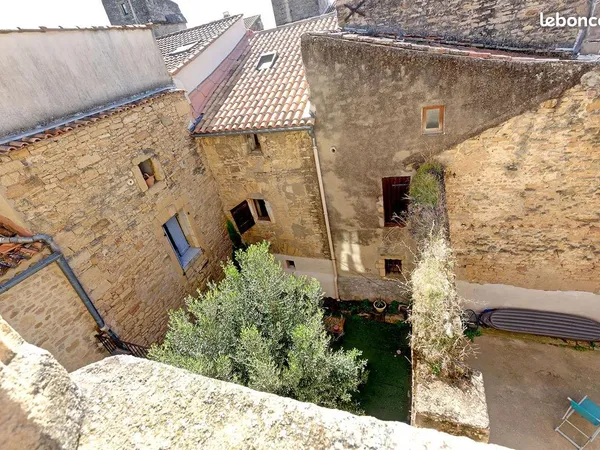 Cachet et charme pour cet ancien château du 17e siècle à Remoulins