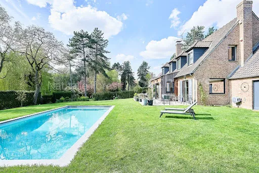 Maison 8 pièces 254 m²